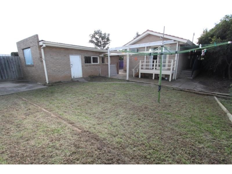 3 Burleigh Road, Melton VIC 3337