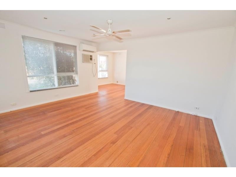 4 Oldershaw Road, Melton VIC 3337