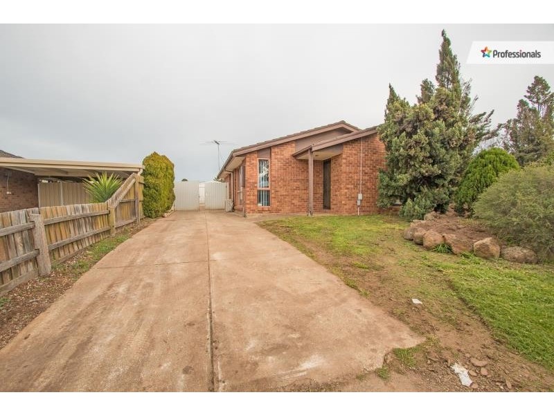 3 Molga Close, Kurunjang VIC 3337