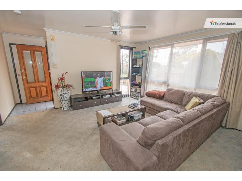 3 Molga Close, Kurunjang VIC 3337