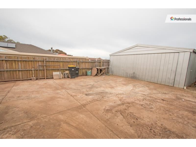 3 Molga Close, Kurunjang VIC 3337