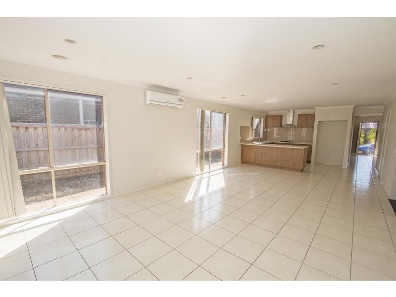 23 Saltbush Crescent, Brookfield VIC 3338