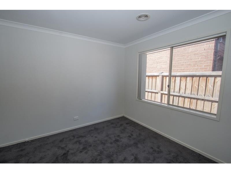 23 Saltbush Crescent, Brookfield VIC 3338