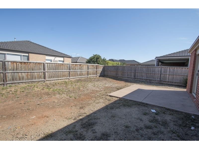 23 Saltbush Crescent, Brookfield VIC 3338