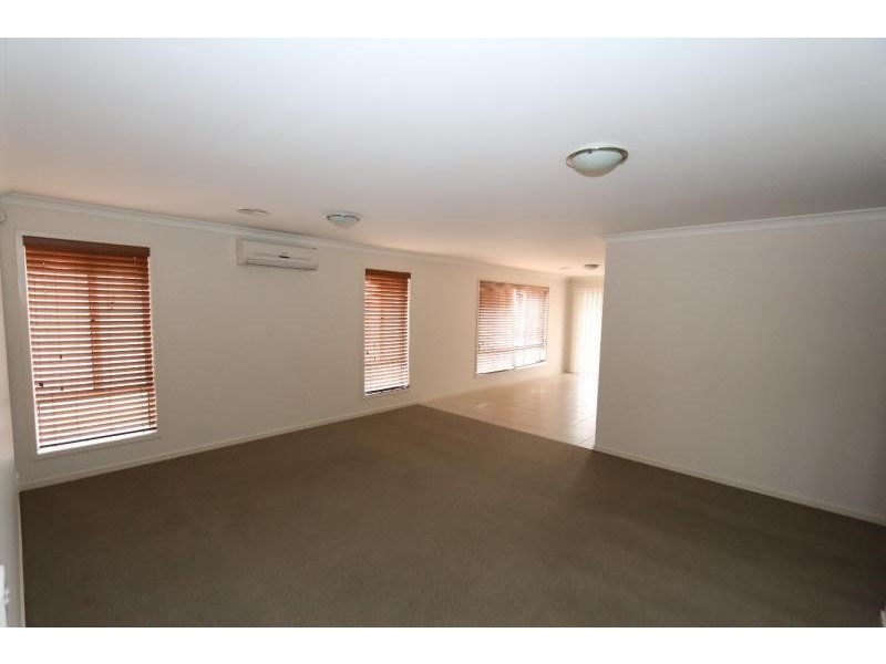 13 Red Fox Boulevard, Brookfield VIC 3338