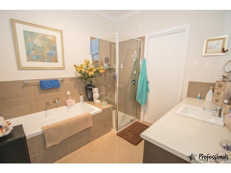 1/31 Faircroft Drive, Brookfield VIC 3338