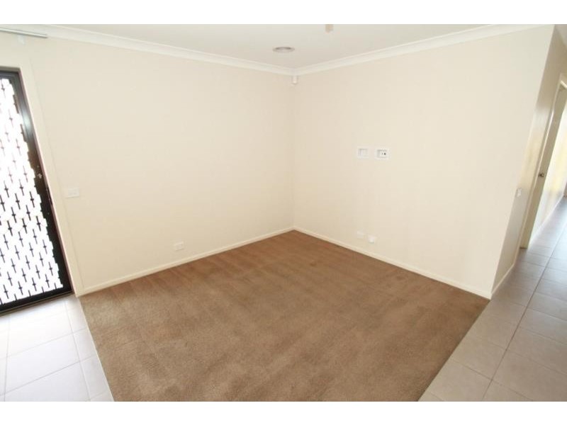 10 Split Rock Drive, Brookfield VIC 3338