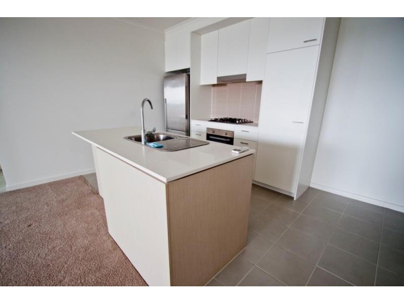 22/76 The Esplanade, Caroline Springs VIC 3023