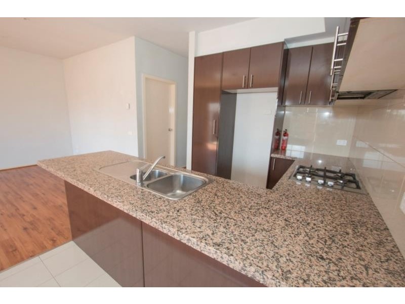 9/62 Andrew St, Melton South VIC 3338