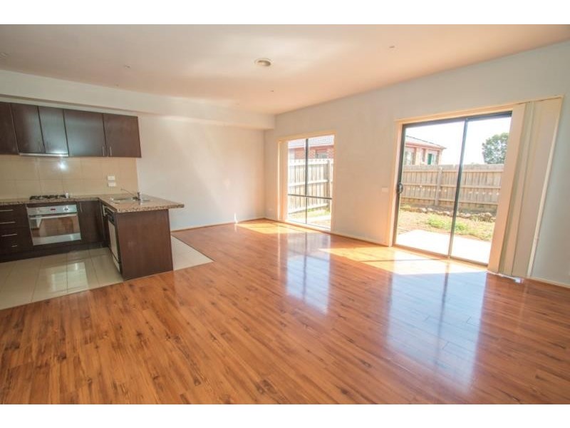 9/62 Andrew St, Melton South VIC 3338