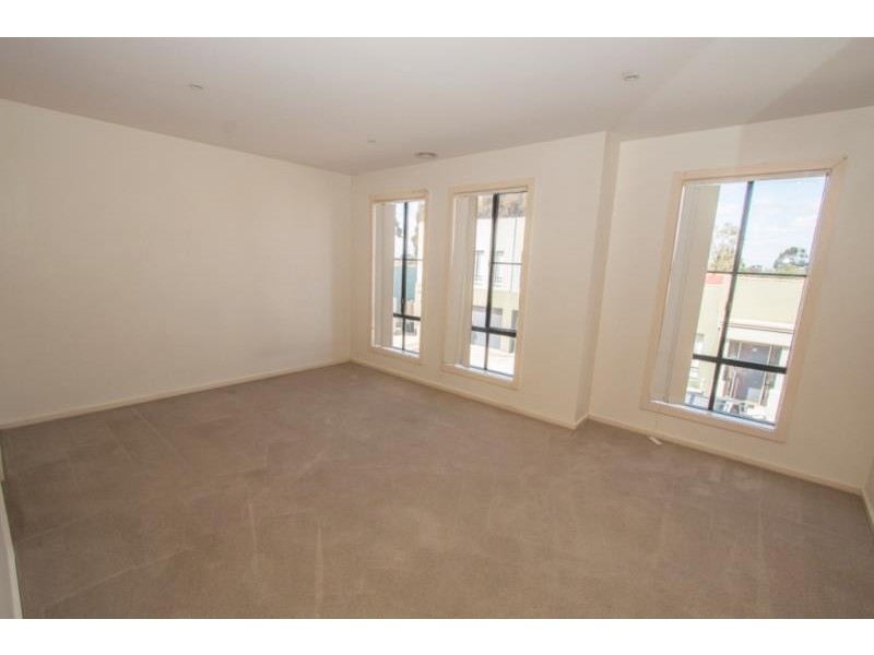 9/62 Andrew St, Melton South VIC 3338