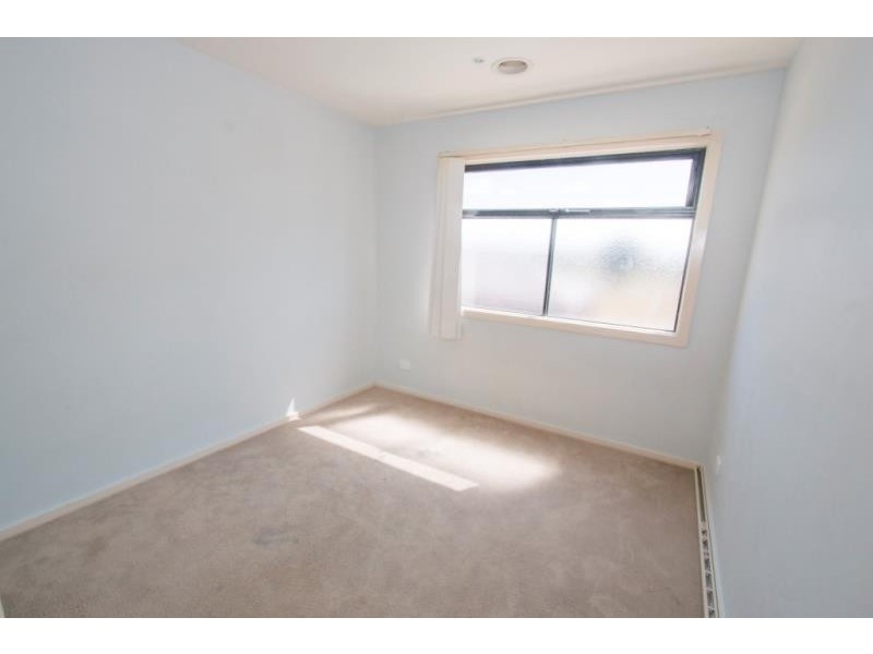 9/62 Andrew St, Melton South VIC 3338