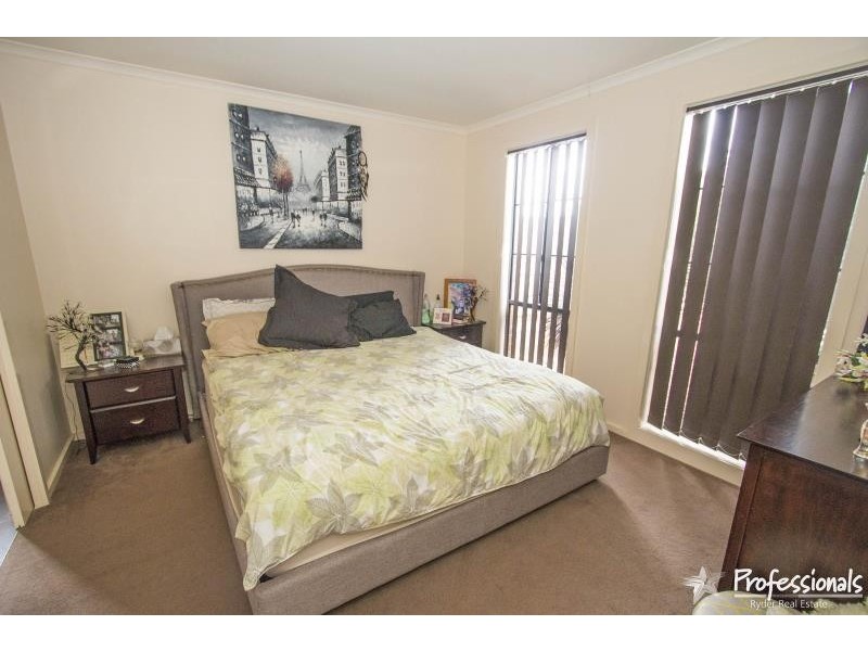 2 Jeune Place, Kurunjang VIC 3337
