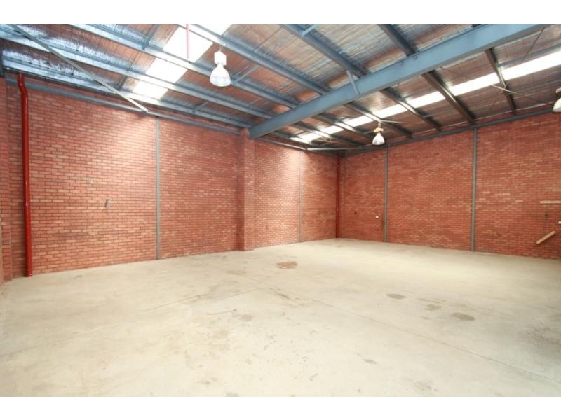 4/10 Collins Road, Melton VIC 3337