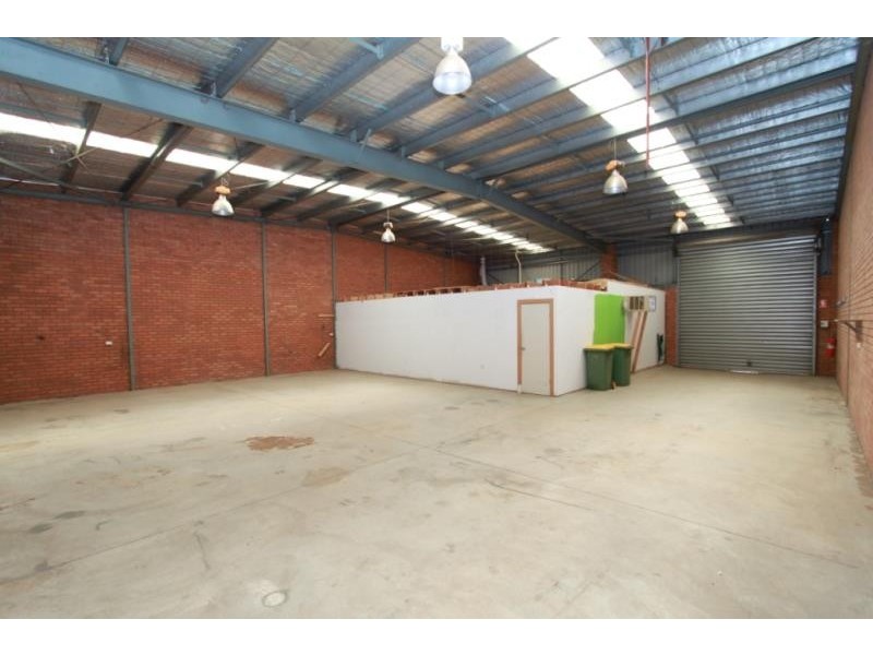 4/10 Collins Road, Melton VIC 3337