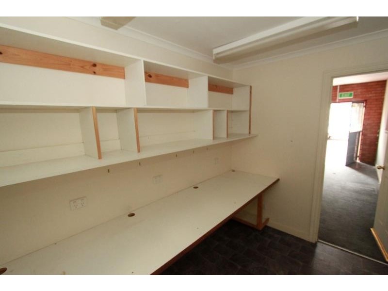 4/10 Collins Road, Melton VIC 3337