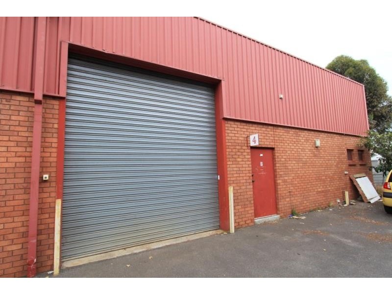 4/10 Collins Road, Melton VIC 3337