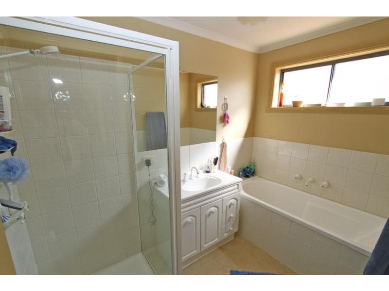 3/13 Lindsay Court, Melton VIC 3337