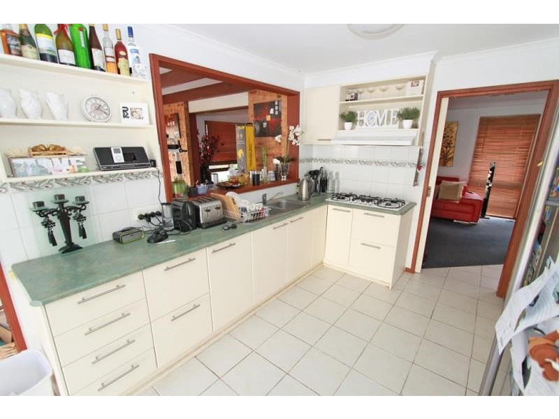 8 Avoca Court, Brookfield VIC 3338