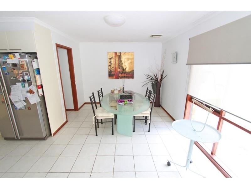 8 Avoca Court, Brookfield VIC 3338