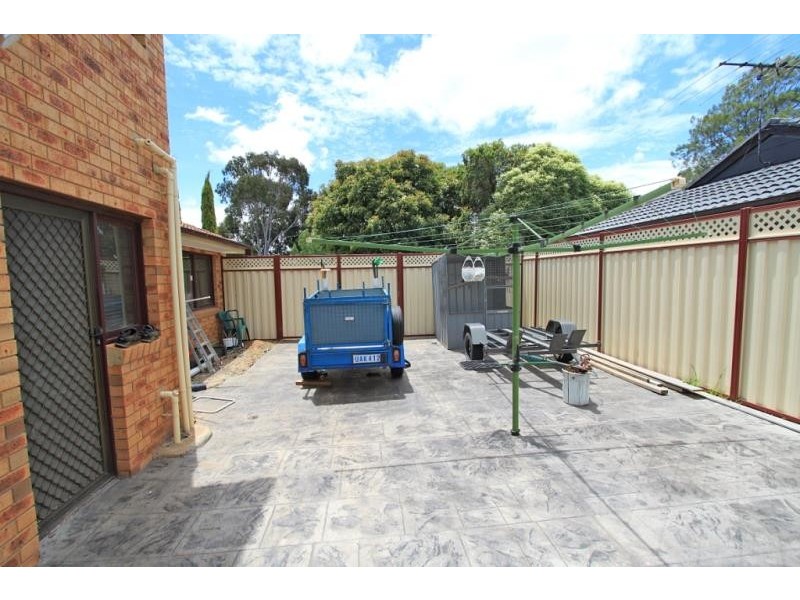 8 Avoca Court, Brookfield VIC 3338