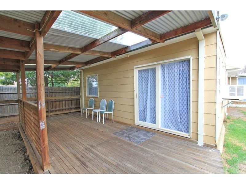 4 Eyre Street, Melton South VIC 3338