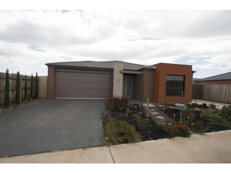 13 Toogoolawah Drive, Melton South VIC 3338