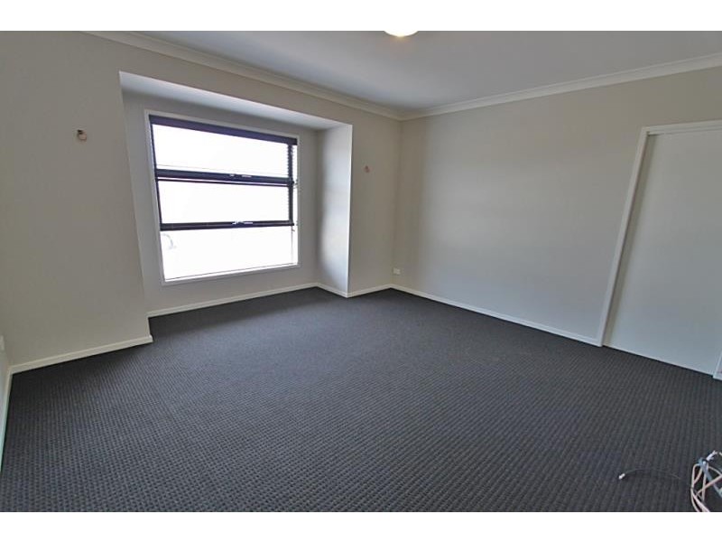 13 Toogoolawah Drive, Melton South VIC 3338