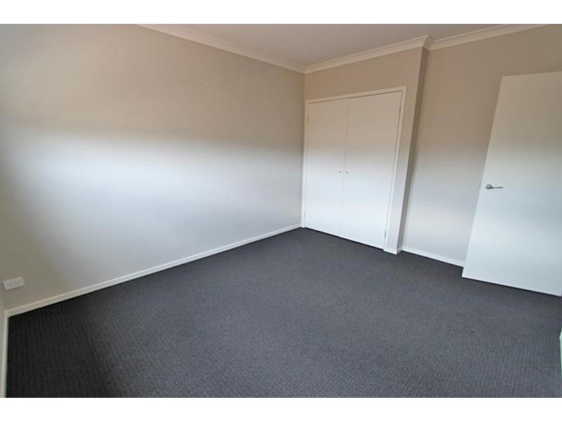 13 Toogoolawah Drive, Melton South VIC 3338