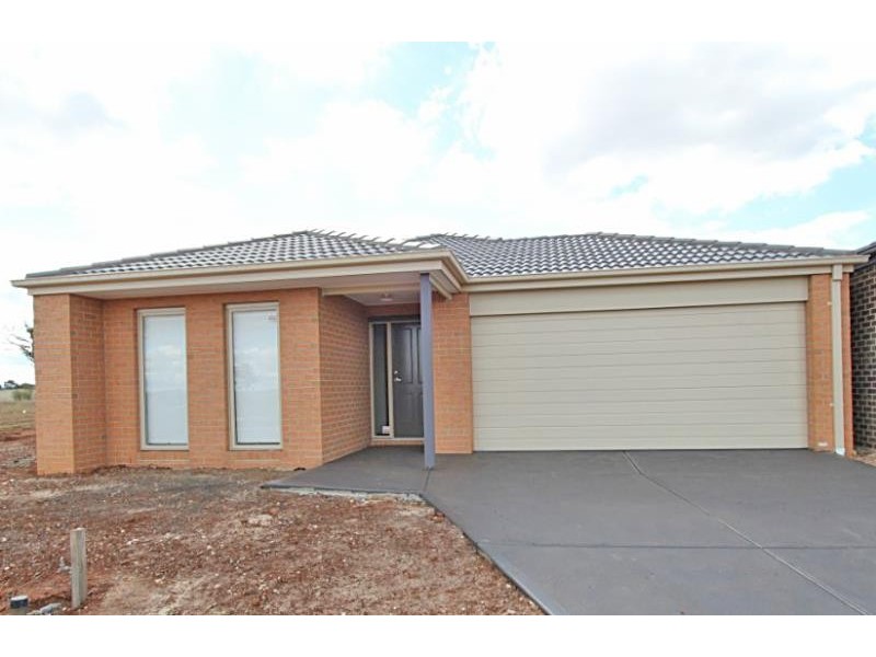 42 Mapleton Boulevard, Melton South VIC 3338