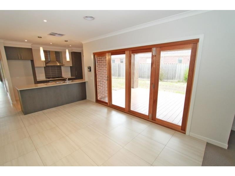 7 Willow court, Melton West VIC 3337