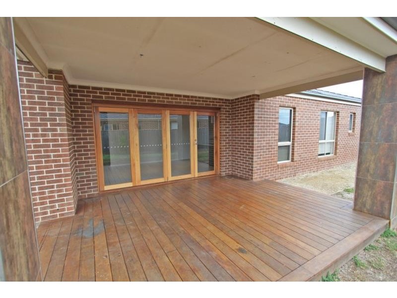 7 Willow court, Melton West VIC 3337