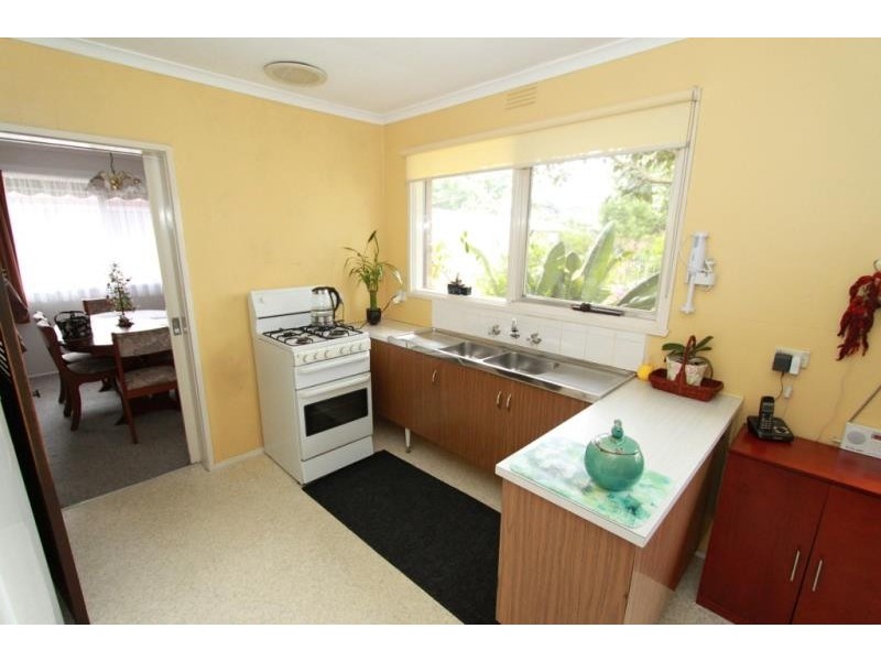 2 Cassia Road, Melton VIC 3337