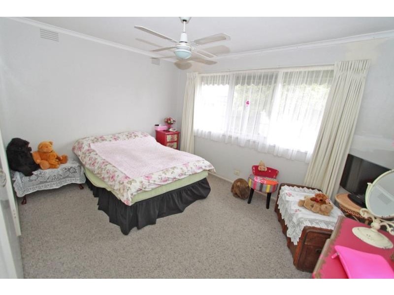 2 Cassia Road, Melton VIC 3337