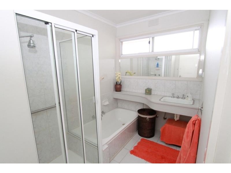 2 Cassia Road, Melton VIC 3337