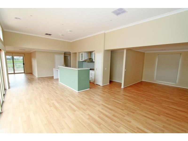 97 Lancefield Circuit, Eynesbury VIC 3338