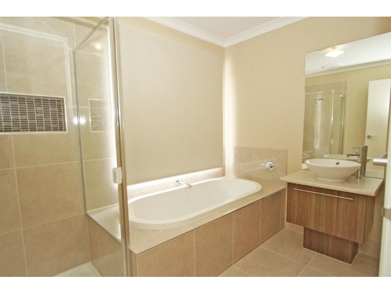 97 Lancefield Circuit, Eynesbury VIC 3338