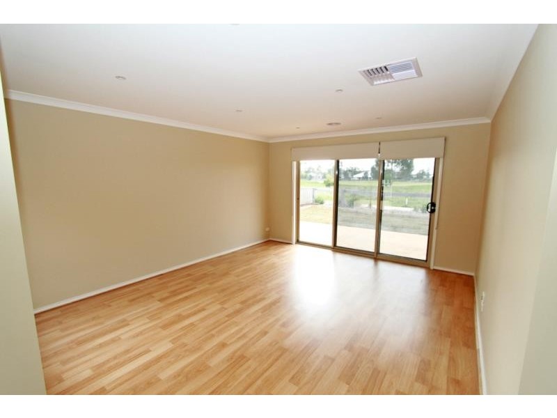 97 Lancefield Circuit, Eynesbury VIC 3338