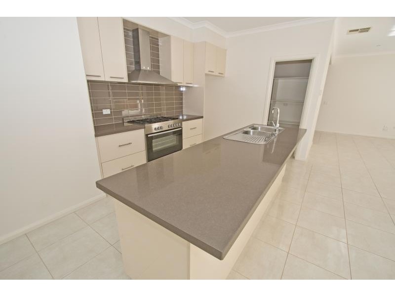 173 Botanica Springs Blvd, Brookfield VIC 3338