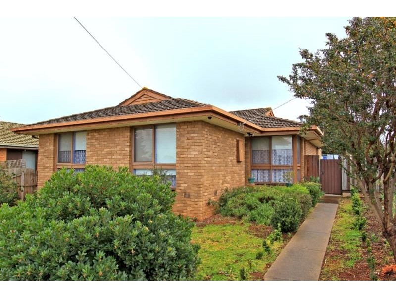 16 Oldershaw Road, Melton VIC 3337