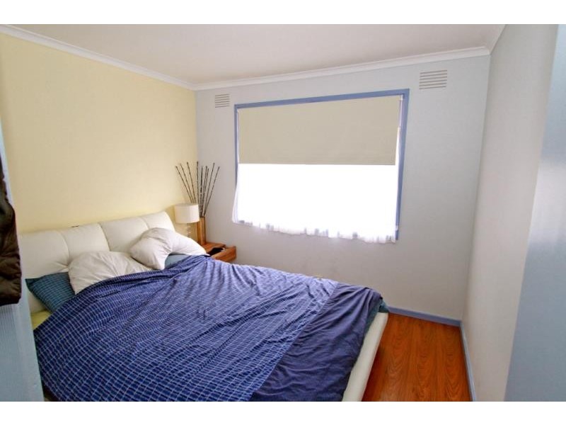 16 Oldershaw Road, Melton VIC 3337