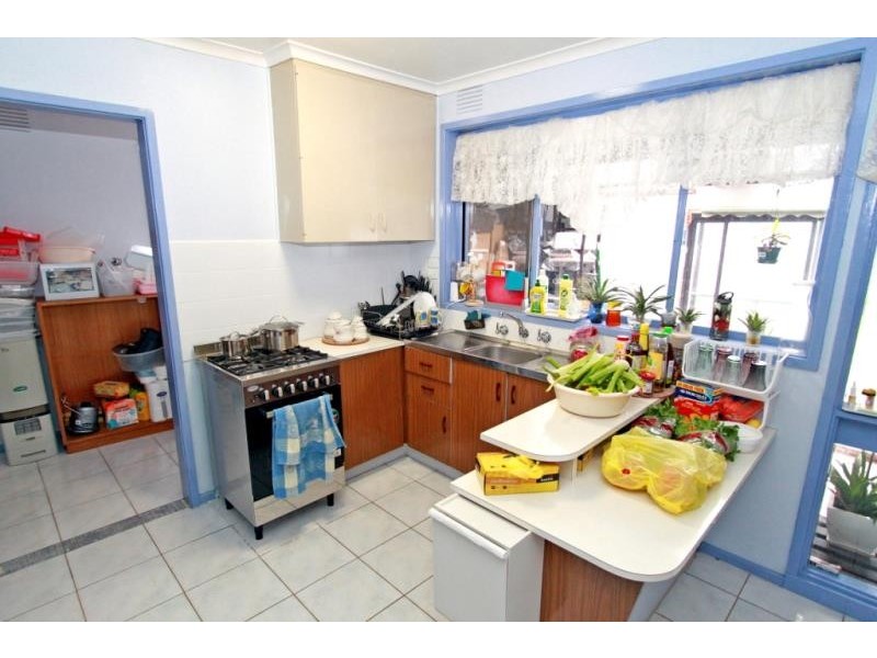 16 Oldershaw Road, Melton VIC 3337