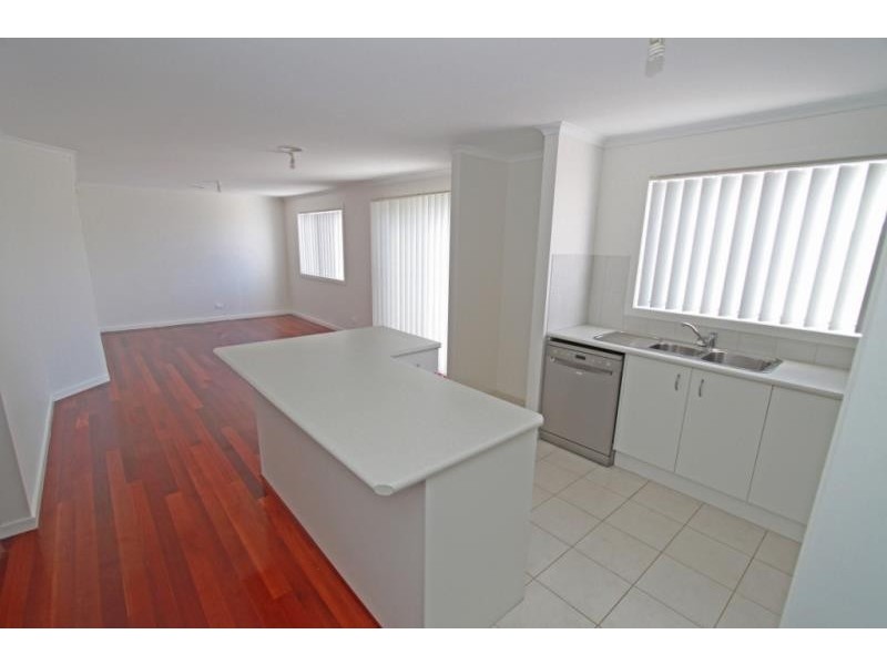 19 Turf Club Boulevard, Melton South VIC 3338