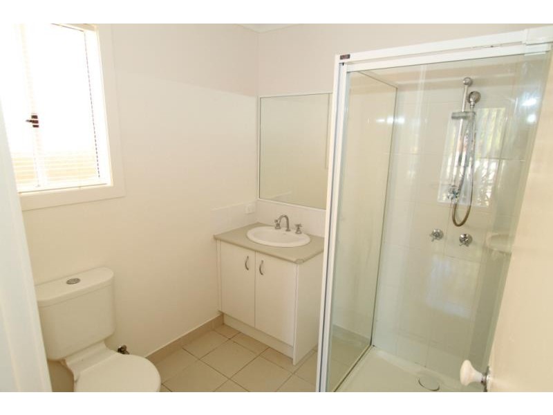 19 Turf Club Boulevard, Melton South VIC 3338