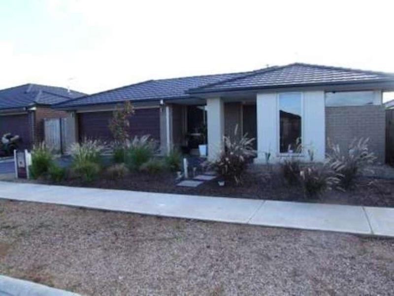32 Merrystowe Way, Melton West VIC 3337