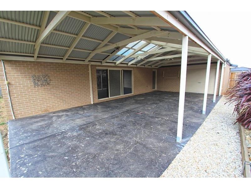32 Merrystowe Way, Melton West VIC 3337