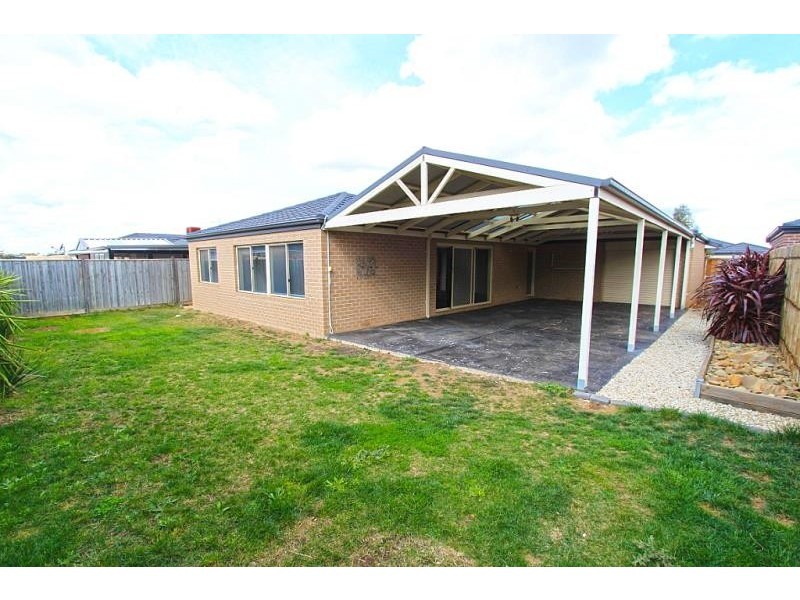 32 Merrystowe Way, Melton West VIC 3337