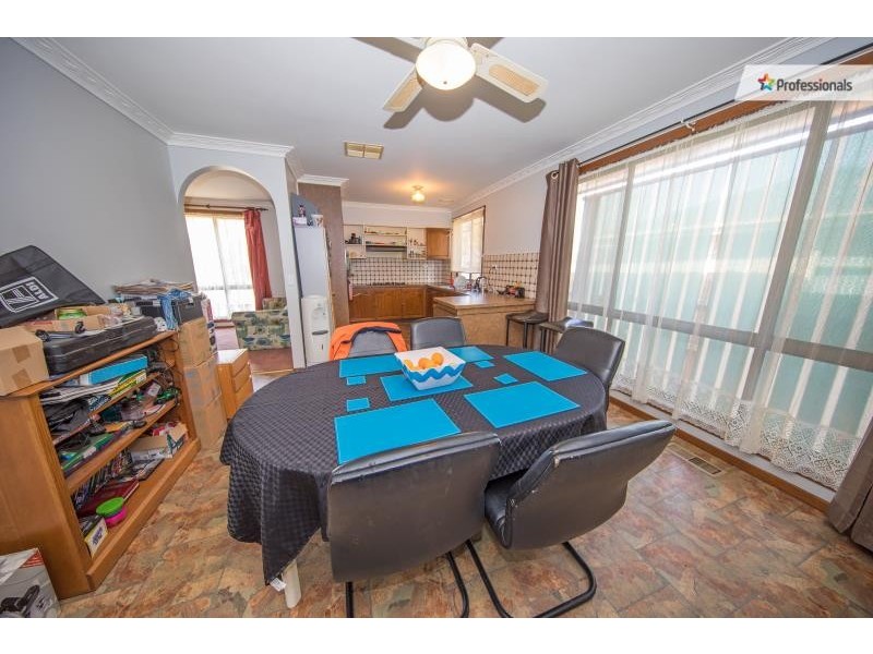 15 Hudson Place, Melton VIC 3337