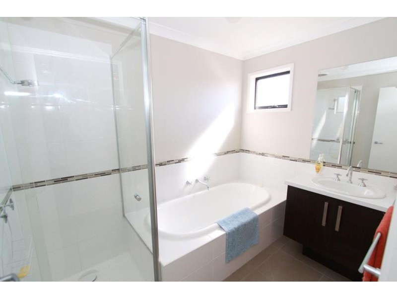 55 Longtree Drive, Melton West VIC 3337