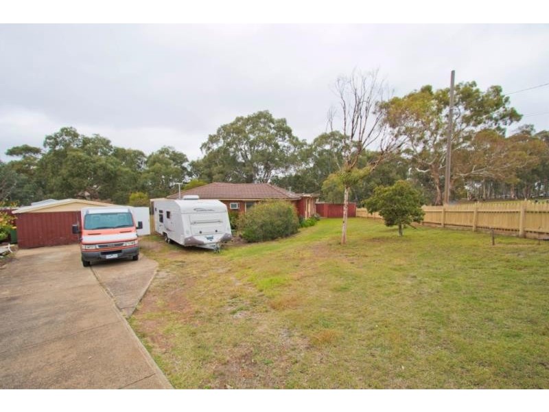 2 Raleighs Road, Melton, Melton VIC 3337